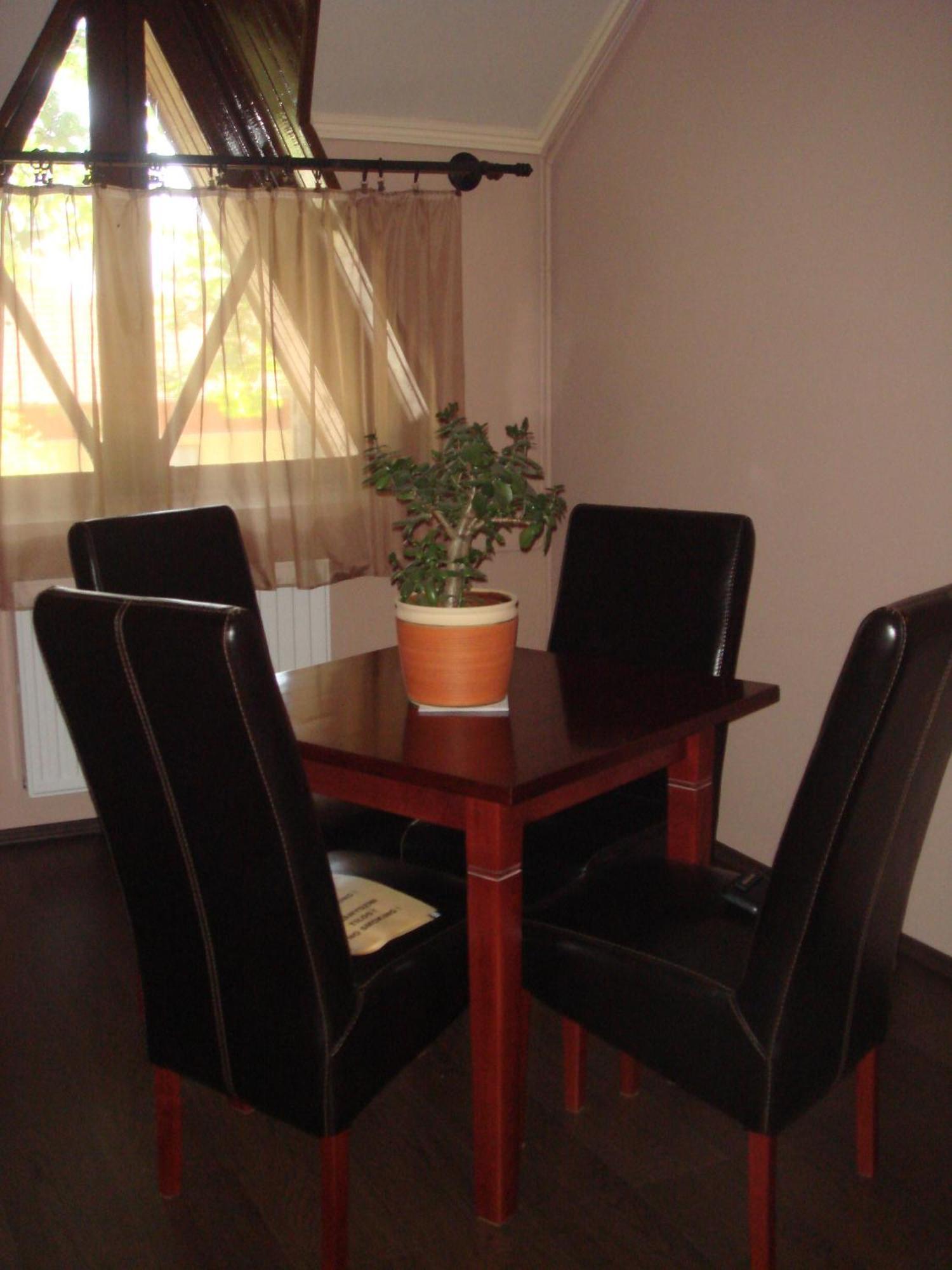 Bed and Breakfast Platan Panzio Nagyszenas Exterior foto