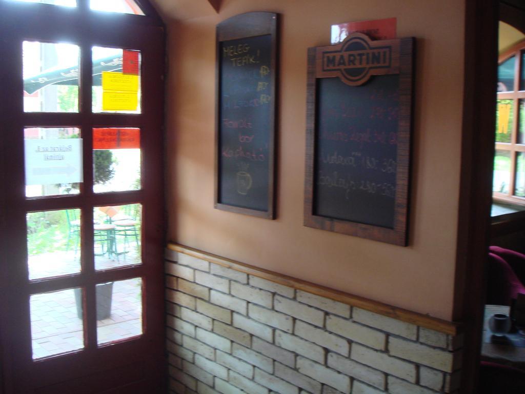 Bed and Breakfast Platan Panzio Nagyszenas Exterior foto